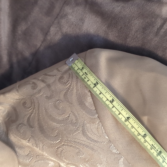 Divinity Clergy Robe - Picture 8 of 10